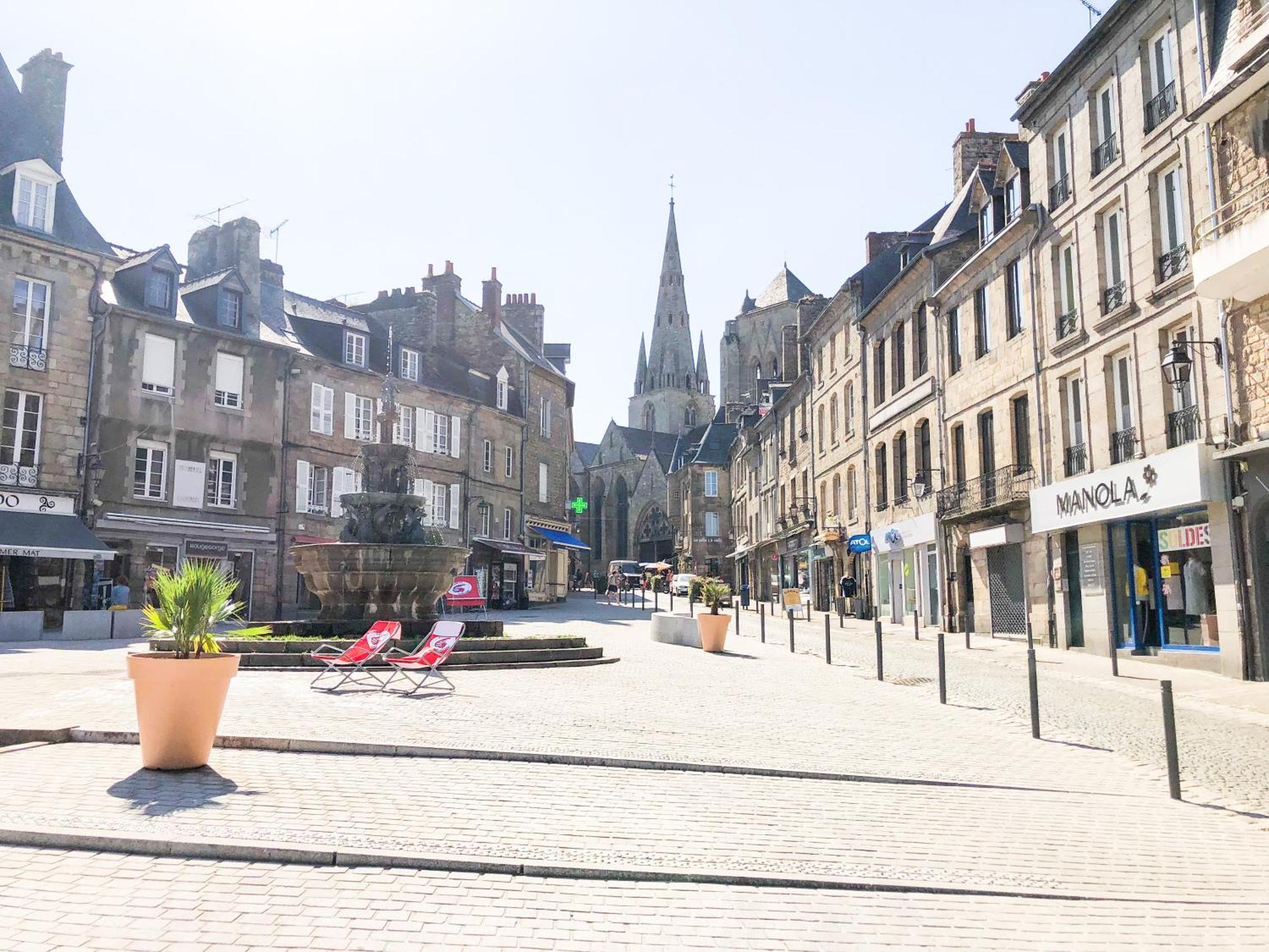 New: Agreable & Lumineux *Gare* Lägenhet Guingamp Exteriör bild