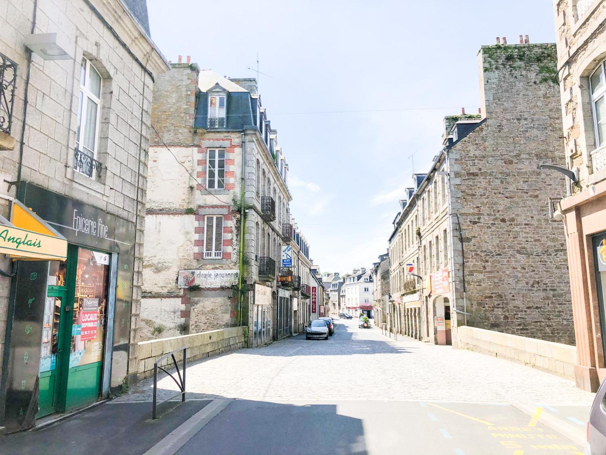 New: Agreable & Lumineux *Gare* Lägenhet Guingamp Exteriör bild