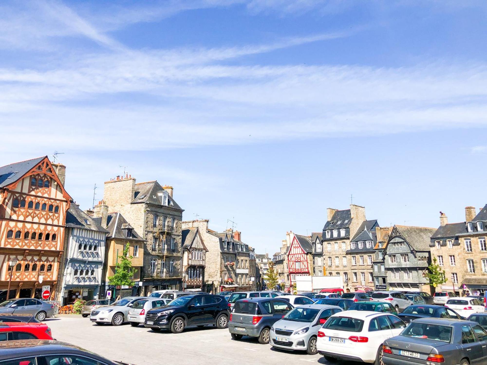 New: Agreable & Lumineux *Gare* Lägenhet Guingamp Exteriör bild