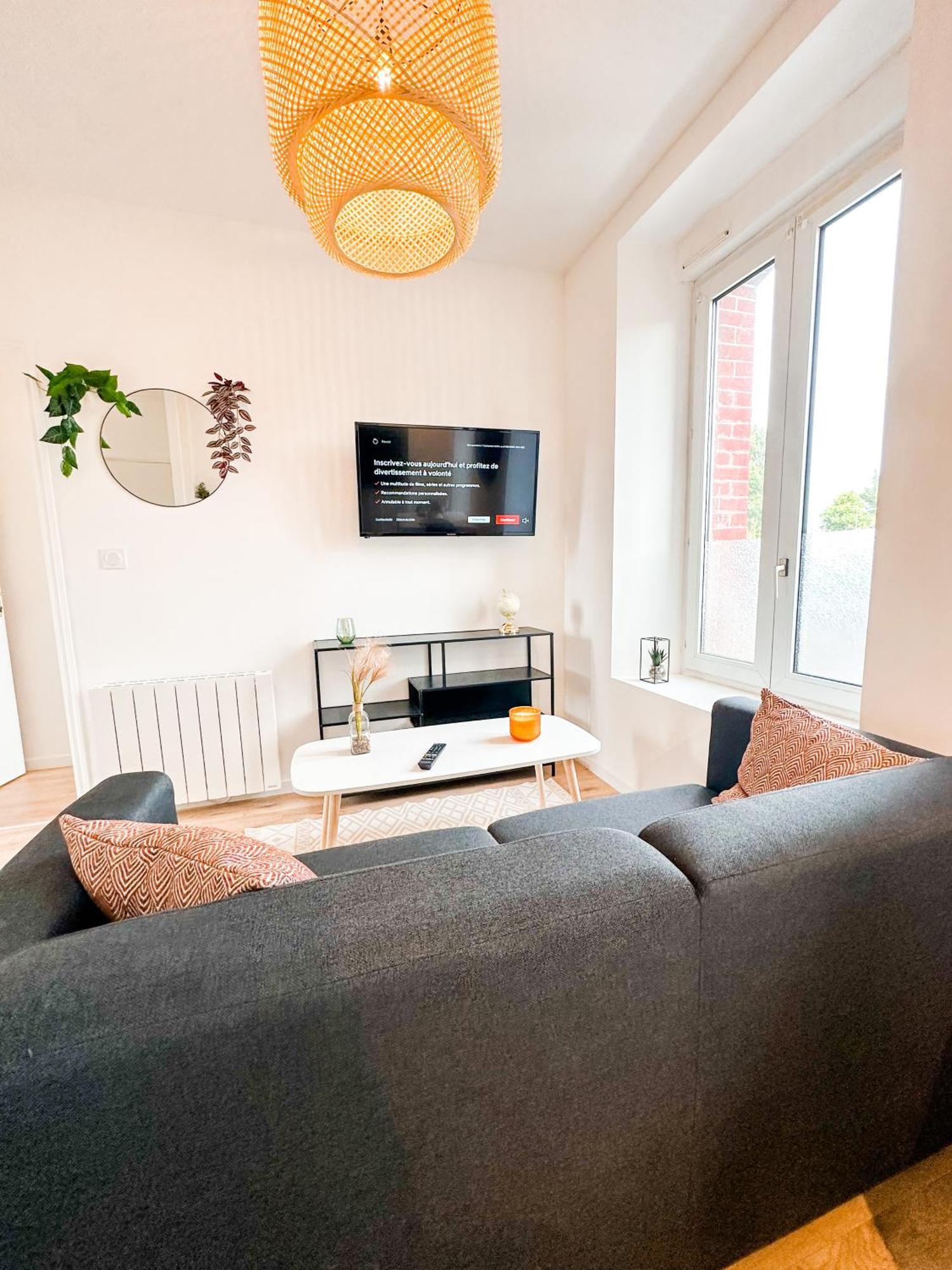 New: Agreable & Lumineux *Gare* Lägenhet Guingamp Exteriör bild