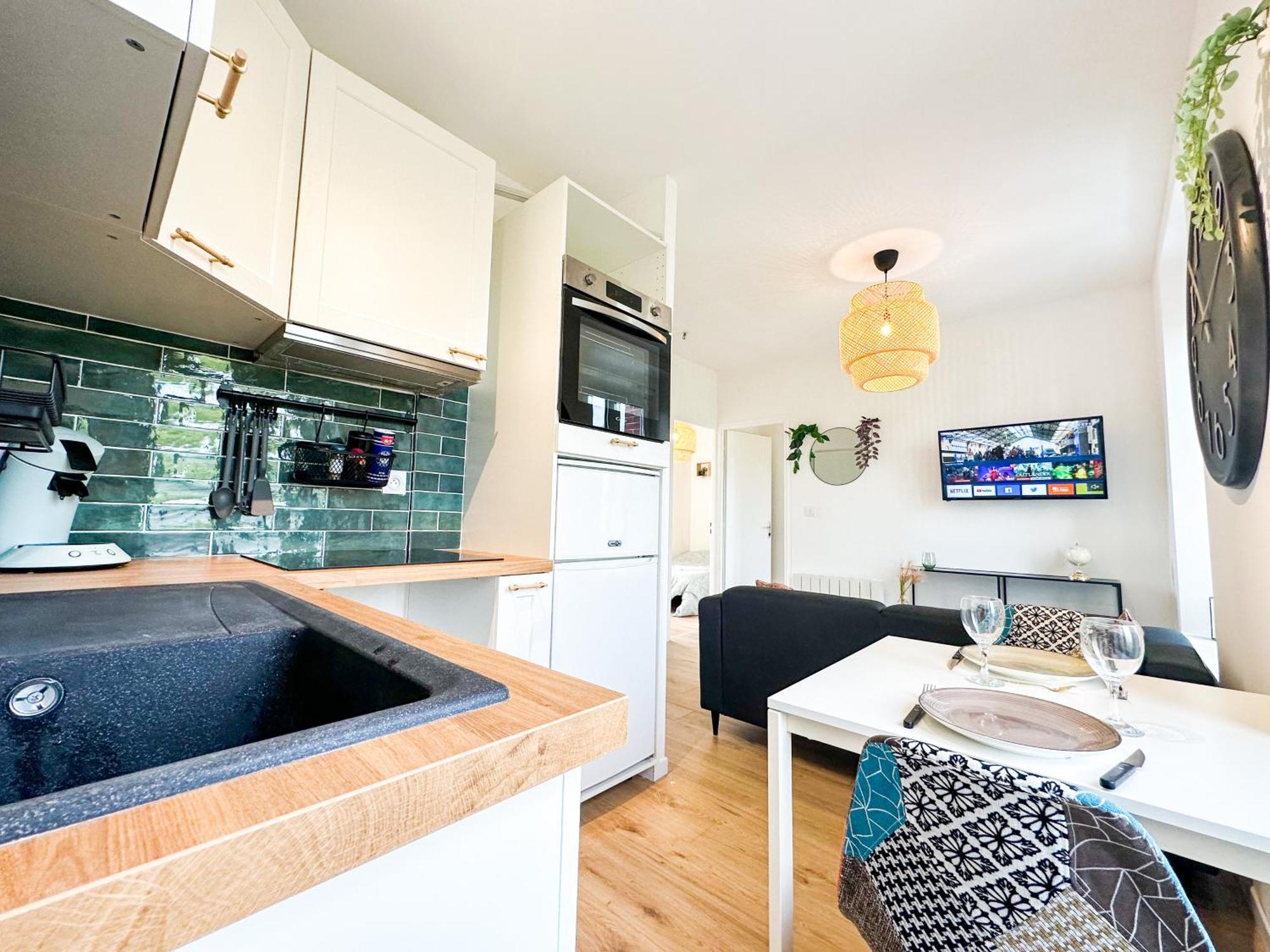 New: Agreable & Lumineux *Gare* Lägenhet Guingamp Exteriör bild